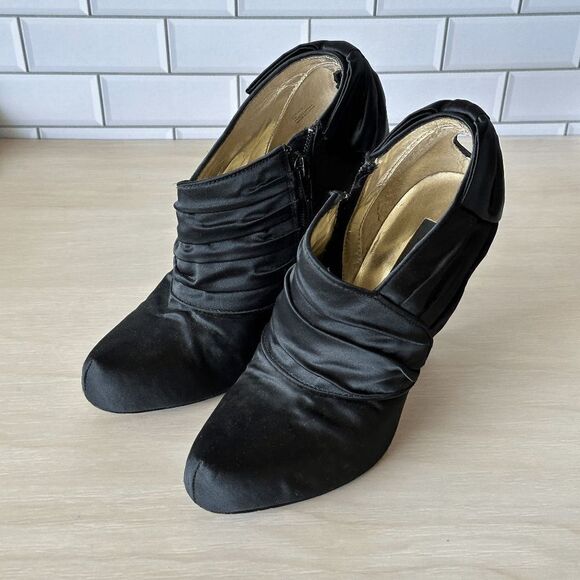 Steven By Steve Madden Black Ntrigue Satin Booties Size 7 - Picture 6 of 7